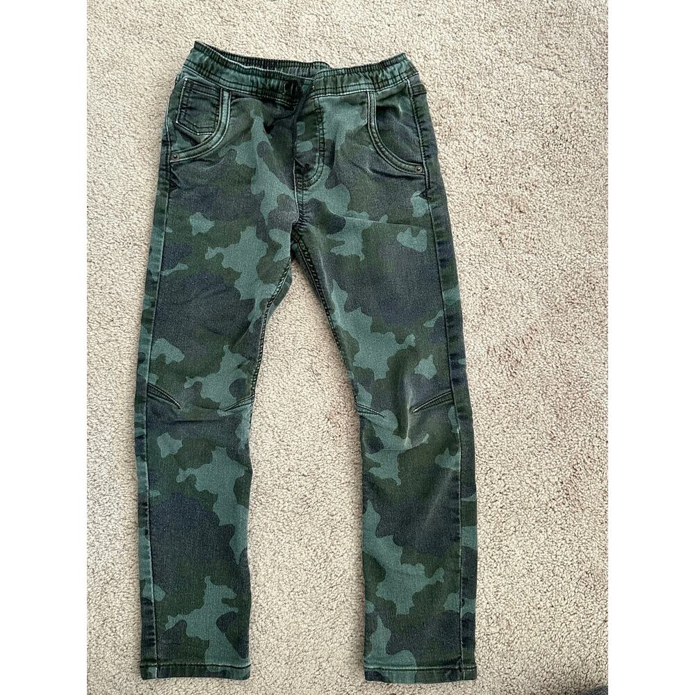 Cat and Jack boys camo stretch jogger with drawstring, size 7
